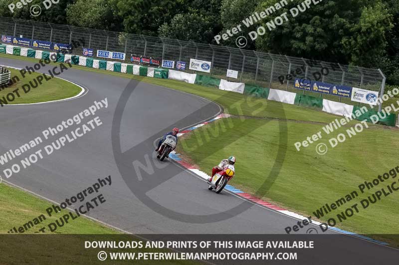 Vintage motorcycle club;eventdigitalimages;mallory park;mallory park trackday photographs;no limits trackdays;peter wileman photography;trackday digital images;trackday photos;vmcc festival 1000 bikes photographs